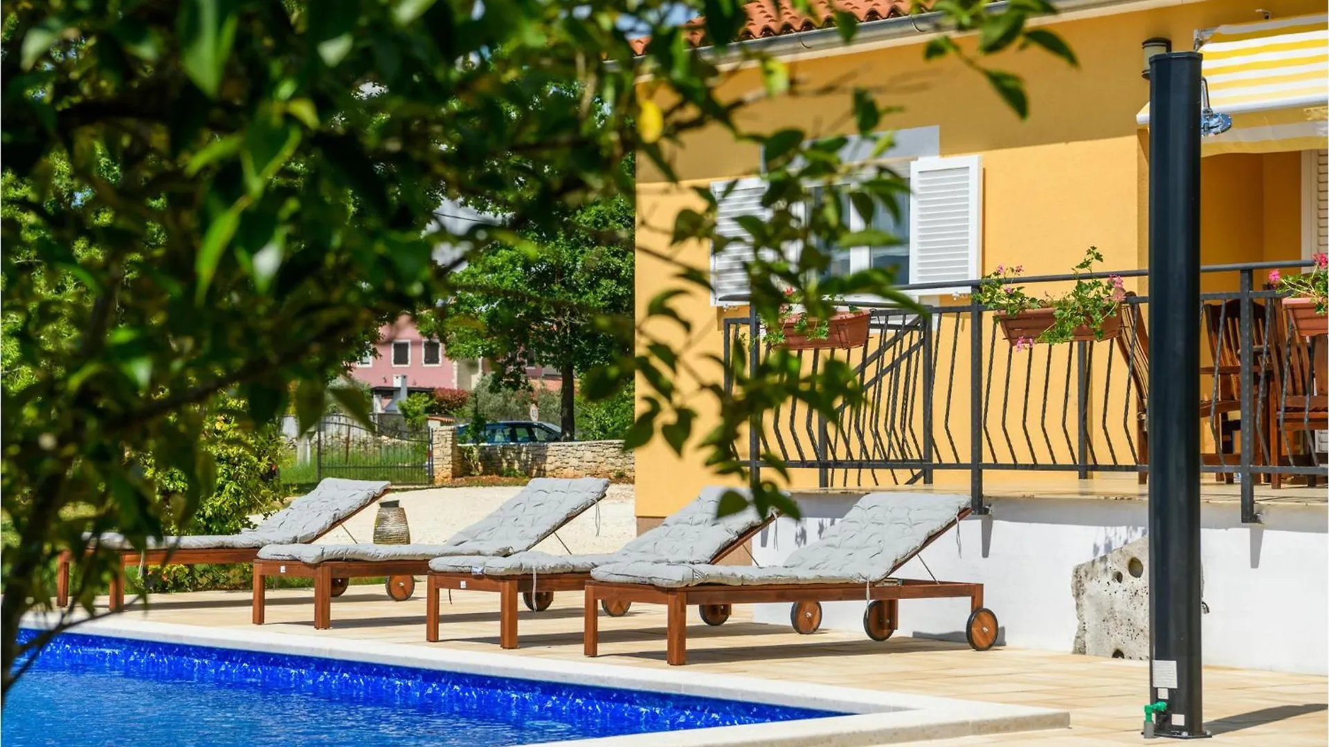 Pet Friendly Home In Stokovci Holiday home