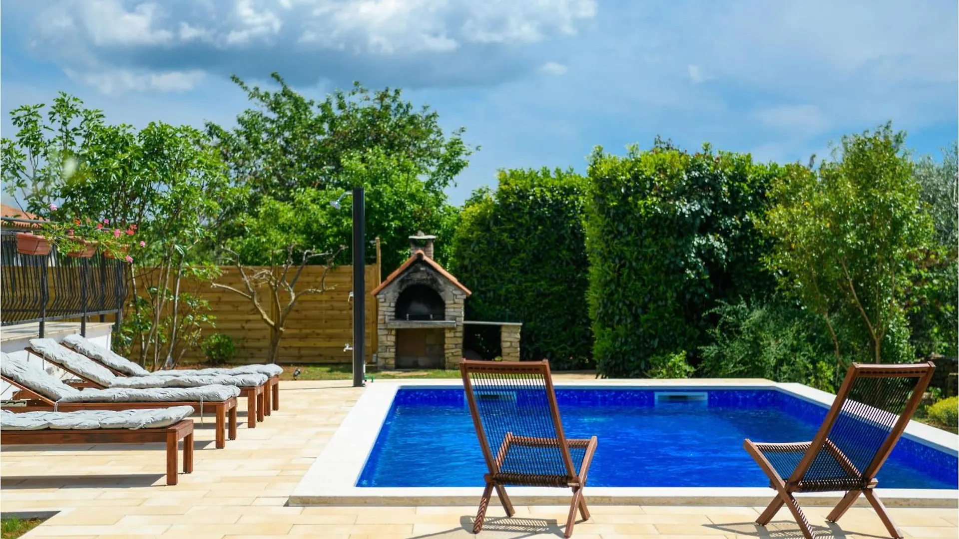 Pet Friendly Home In Stokovci